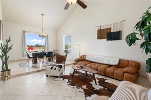 TV, fireplace - Heated Pool, Waterslide, Mountain Views 3 Bedroom 2 Bathroom Tuscan Home (Fountain Hills)