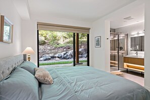 3 soverom, strykejern/-brett, internettilgang og sengetøy