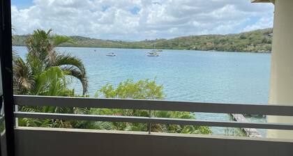 Amazing water front condo with AC in Les Trois-Îlets, Pointe du bout