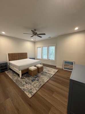 5 عدّة غرف نوم ومكواة/لوح كي وواي فاي مجانًا وملاءات أسرّة