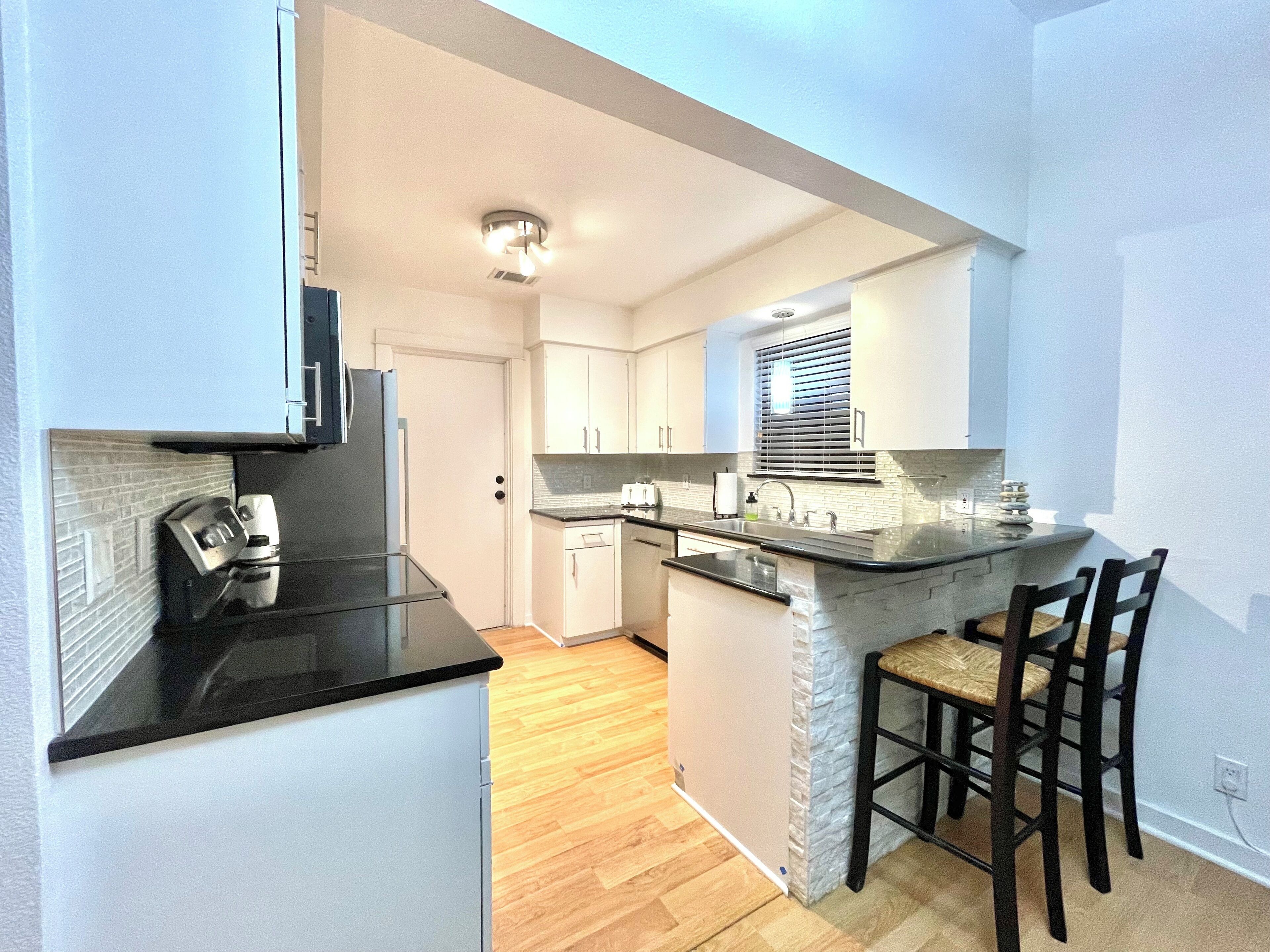 Microwave, oven, stovetop, dishwasher