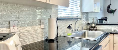 Mikrowelle, Ofen, Herdplatte, Geschirrspüler