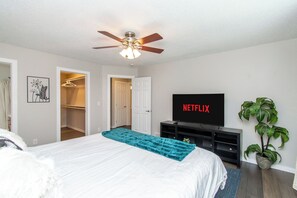 3 bedrooms, iron/ironing board, free WiFi, bed sheets - King I Patio I Garage I Self-Checkin I Smart TVs (West Fargo)