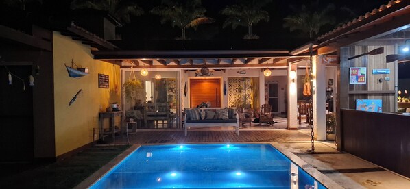 Kolam renang outdoor