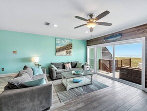 Unclassified image, 4 of 47, button