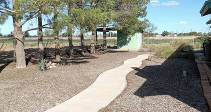 Spacious Yet Cozy Retreat - Perfect For Families and Friends