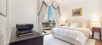 lepetit palace / 120 inch screen