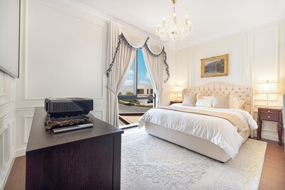 lepetit palace / 120 inch screen