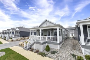 Exterior - Beautiful Waterview at Bay Point 3 Bedroom Home in Marblehead on Lake Erie (Marblehead)