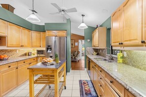 Fridge, microwave, oven, stovetop - Tropical Paradise, Heated Pool - South Lake Solitude - Roelens (Fort Myers)