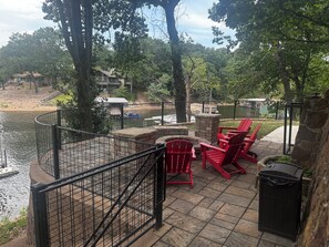 Terrace/patio - Beautiful waterfront home on Grand Lake, Fire pit, private dock in Fishtail Cove (Afton)