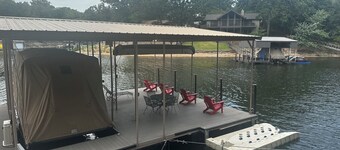 Beautiful waterfront home on Grand Lake, Fire pit, private dock in Fishtail Cove