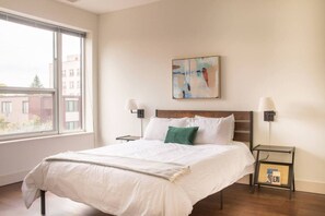 2 bedrooms, desk, iron/ironing board, free WiFi