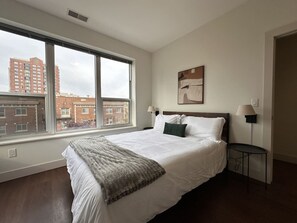 2 bedrooms, desk, iron/ironing board, free WiFi