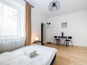 Bügeleisen/Bügelbrett, WLAN, Bettwäsche