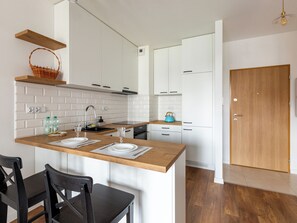 Kühlschrank, Ofen, Herdplatte, Geschirrspüler