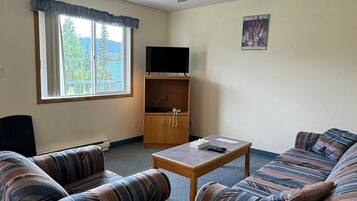 Comfort Double Room, Kitchen, Mountain View | Living area