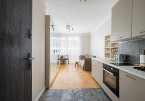 Réfrigérateur, four, plaque de cuisson, lave-vaisselle