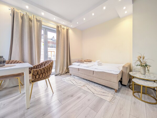 1 bedroom, iron/ironing board, WiFi, bed sheets