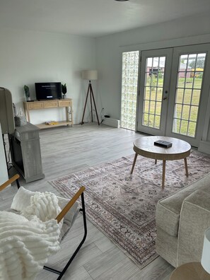 Living area - Stylish Ski Retreat (Gaylord)