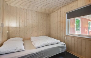 3 bedrooms, travel crib, free WiFi