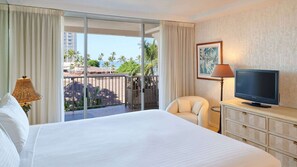 Työpöytä, silitysrauta/-lauta, Wi-Fi, vuodevaatteet