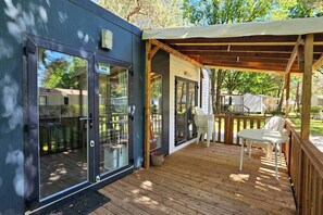 Outdoor dining - Mobilhome IV - Puy du Fou (30 min) (La Boissière-de-Montaigu)