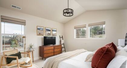 Bend Adventure Awaits! Close to Trails, Shops & Dining includes ADU unit Sleeps 10
