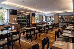 2 restaurants; breakfast and dinner served  - Butterfly Valley Resort by Cosmos Otium (Wanrong)
