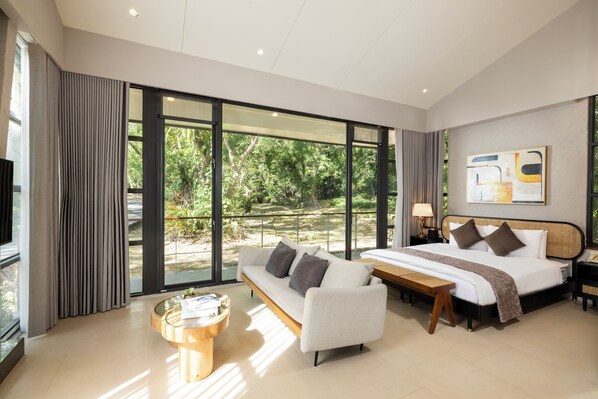 Bústaður - fjallasýn | Dúnsængur, ókeypis drykkir á míníbar, öryggishólf í herbergi, skrifborð