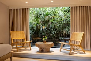 Habitación cuádruple de estilo japonés, vista a la montaña | Edredón y artículos del minibar gratis