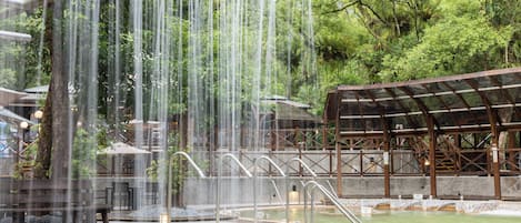 Bain à remous extérieur