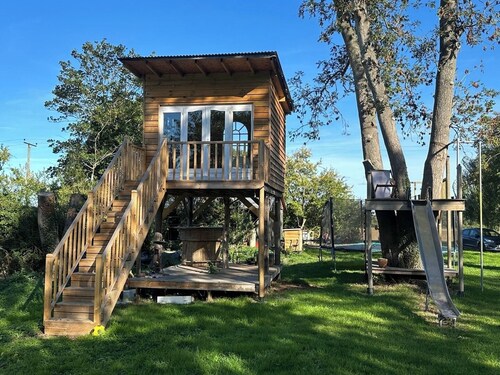 The Bus Stop, Thornham Magna