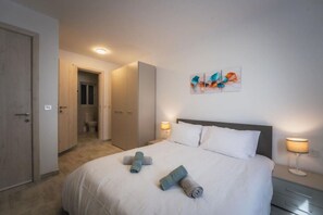 3 habitaciones, escritorio, wifi y ropa de cama