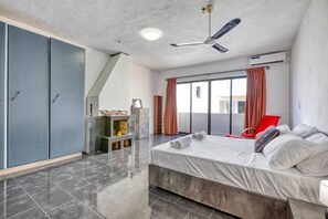 3 bedrooms, desk, WiFi, bed sheets - Comfortable 3BR Sliema APT with Balcony, AC & Wifi (Sliema)