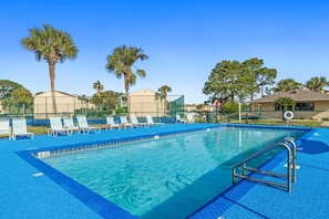 A heated pool - Gulf Highlands Resort 2BR 11 Pools Sleeps 6 (Panama City Beach)