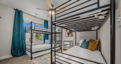 Music City Getaway! 7 Beds, Pool Table, Fireplace, Patio With Grill, AND MORE!