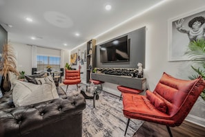 TV, fireplace