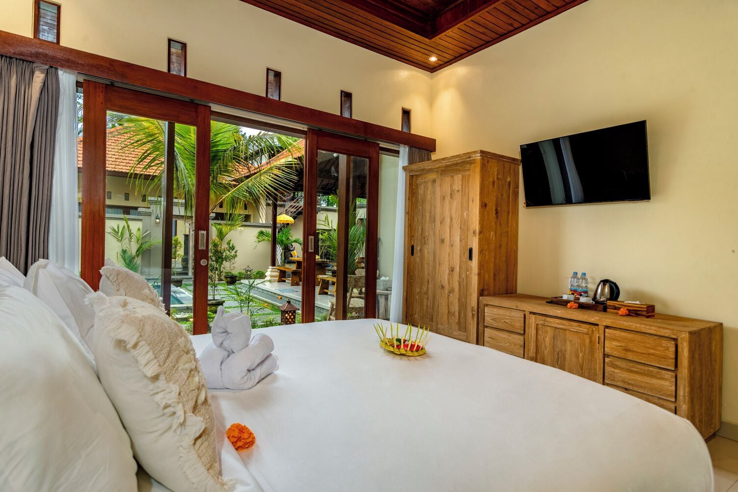 Superior Double Room, Pool View | Free WiFi