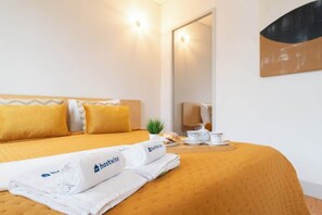 2 slaapkamers, een strijkplank/strijkijzer, gratis wifi, beddengoed
