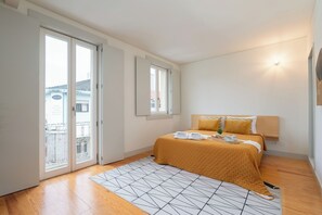 2 slaapkamers, een strijkplank/strijkijzer, gratis wifi, beddengoed