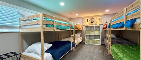 5 多间卧室、熨斗/熨衣板、WiFi、床单
