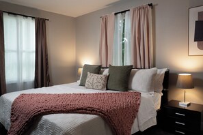 5 habitaciones, tabla de planchar con plancha, wifi y ropa de cama 