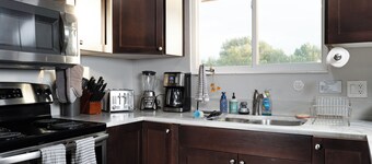 Terrific 5-bedroom bunk house with Jordan River Trail access near downtown SLC