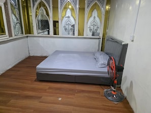 Economy Double Room | Free WiFi