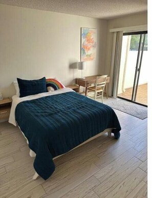 2 室のベッドルーム、デスク、アイロン / アイロン台、WiFi (無料)