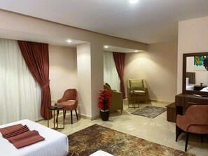 In-room safe, laptop workspace, soundproofing, iron/ironing board -  Aziz Egypt Pyramids View (Giza)