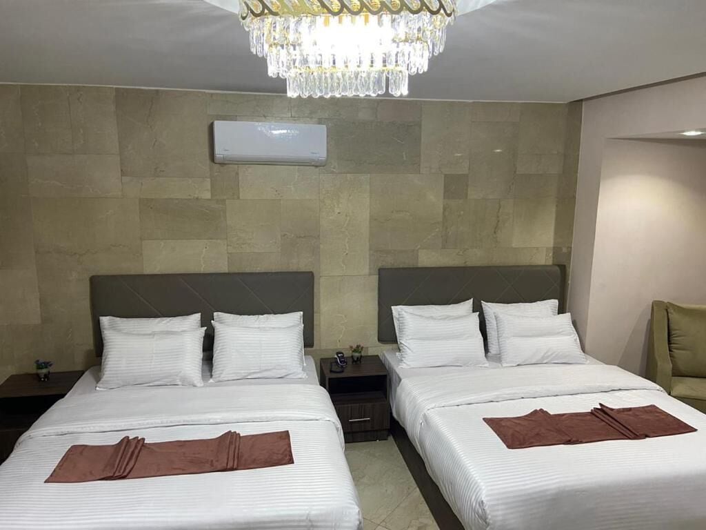 Deluxe Room, Mountain View | In-room safe, laptop workspace, soundproofing, iron/ironing board