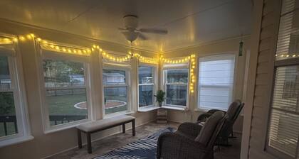 Cozy 3BR, 2 bath retreat with fire pit, pet friendly, 18 miles from Talladega!