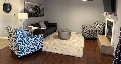 Comfy Townhome Retreat